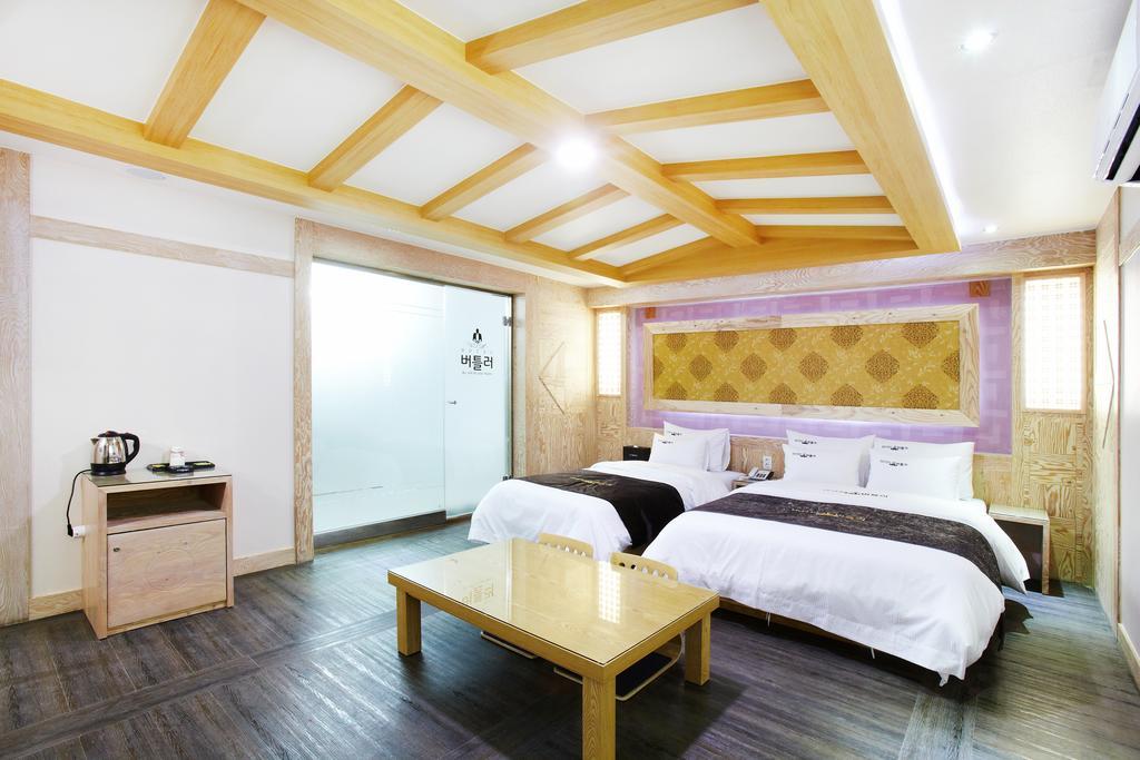 סוואן Hotel Butler חדר תמונה
