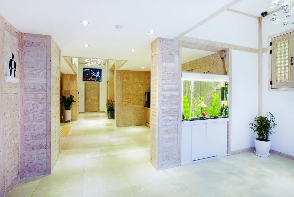 סוואן Hotel Butler מראה חיצוני תמונה